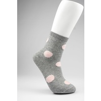 Lady Short Socks With Feather Yarn Design